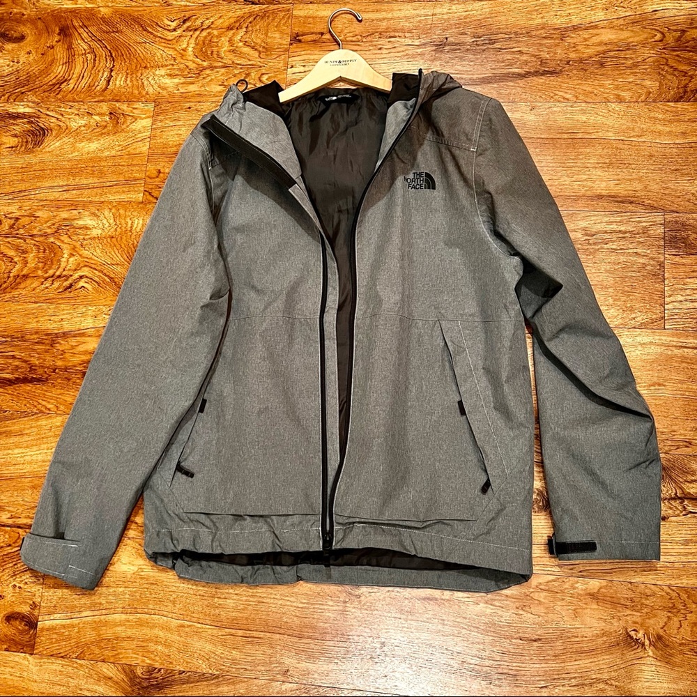 The North Face Mens Millerton Dryvent Hooded shell jacket, grey, large, used